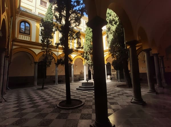 universidad de Granada, patio