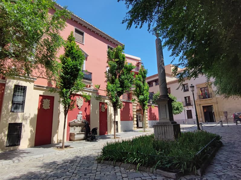 plaza Pablo Suarez, Granada