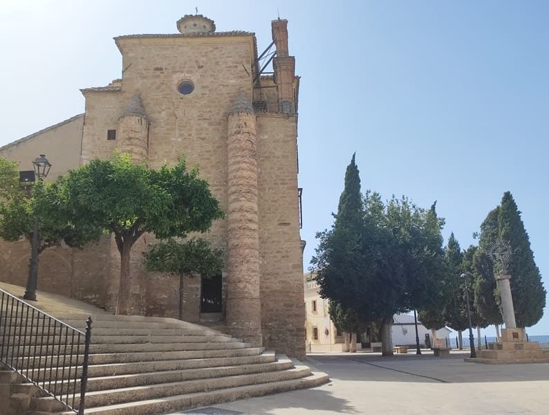 iglesia de Santa maria y columna romana, Arjona