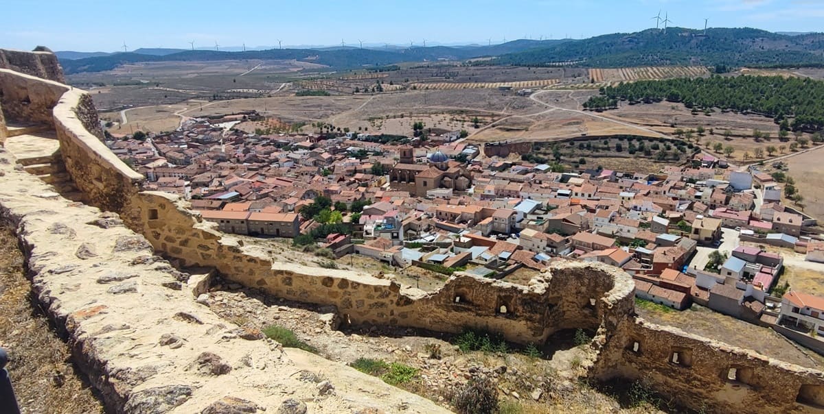 vista de Peñas de san Pedro desde castillo