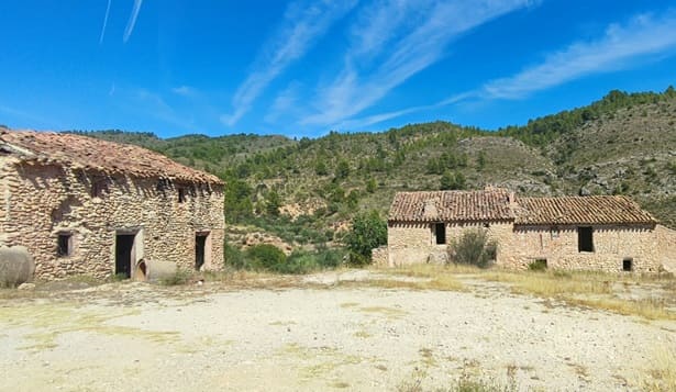 aldea cercana a Hijar