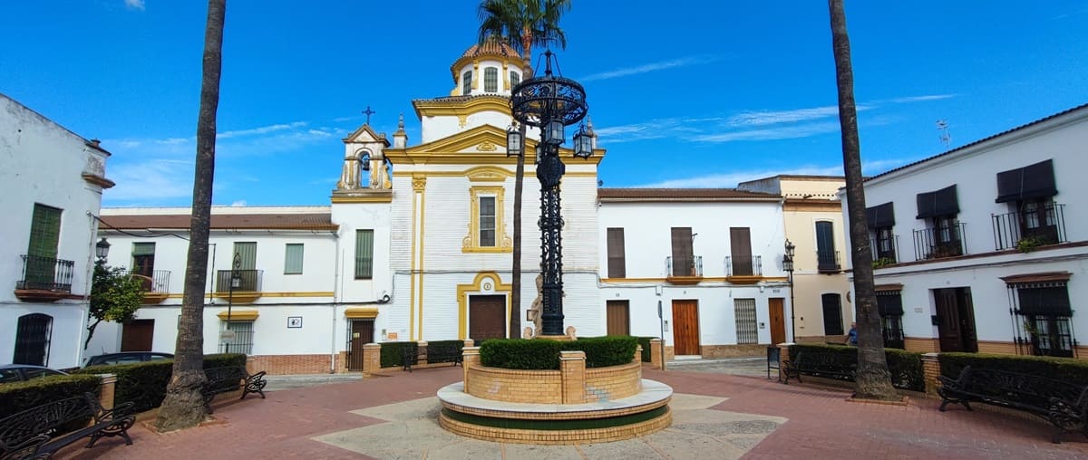 Plaza del Altozano, colegio del Carmen, Palma del Condado