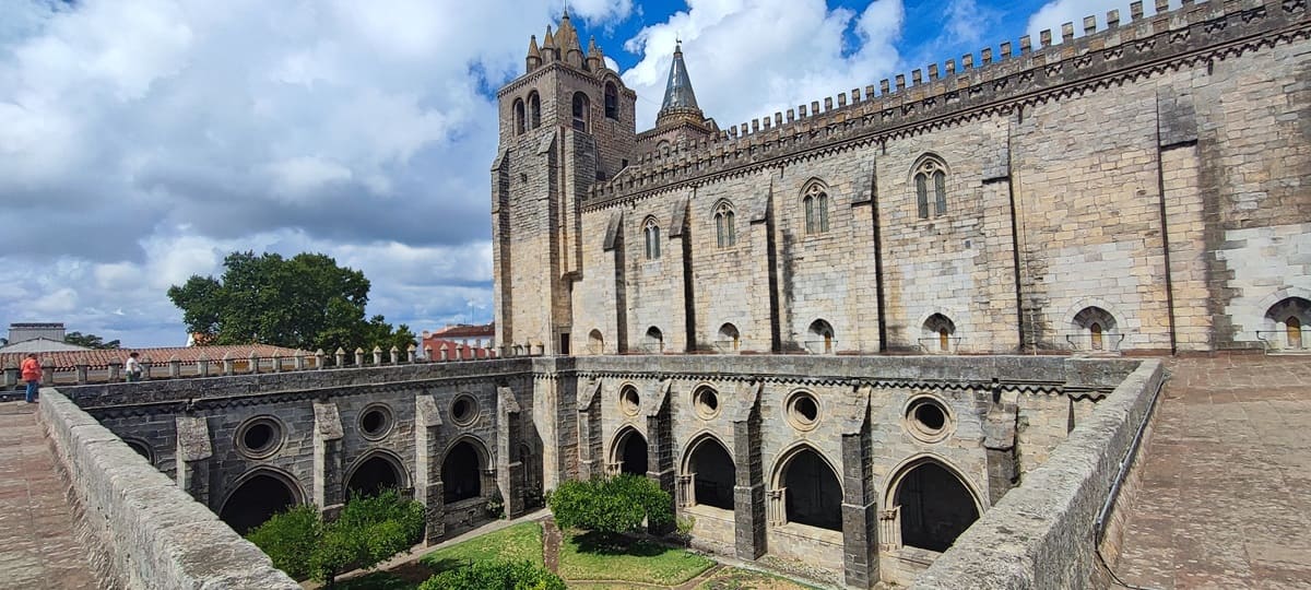claustro de la catedral de Evora