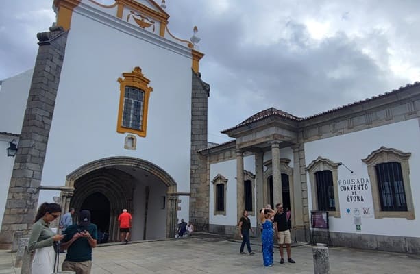 convento posada catedral de Evora