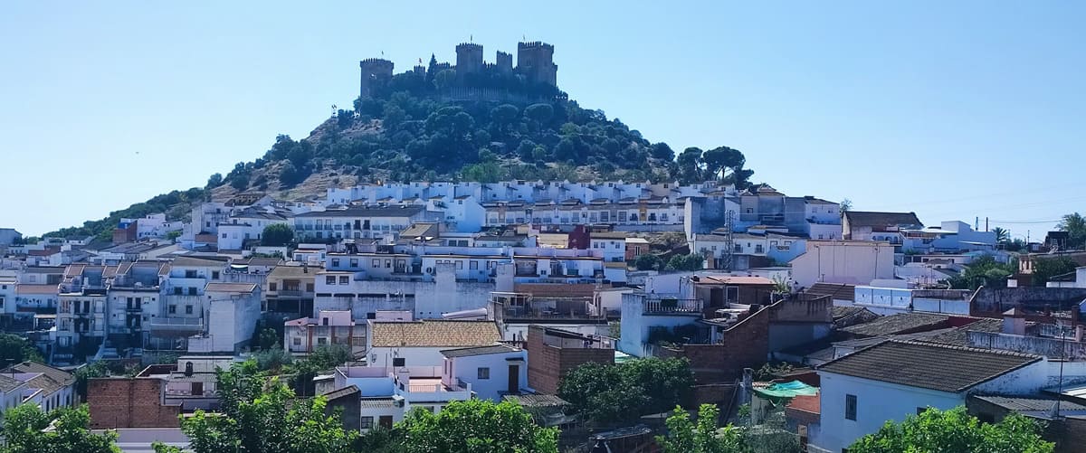 Vista del castillo de Almodovar del Río