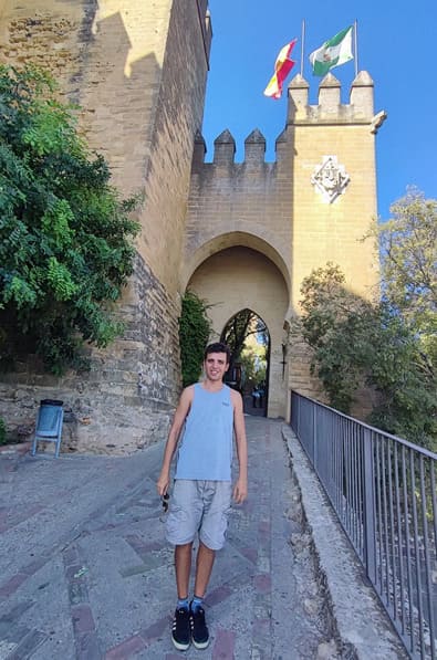 Puerta del castillo de Almodovar del Río