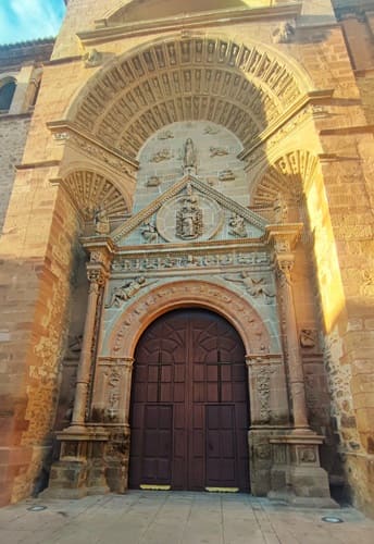 puerta de la iglesia de la asunción, Manzanares